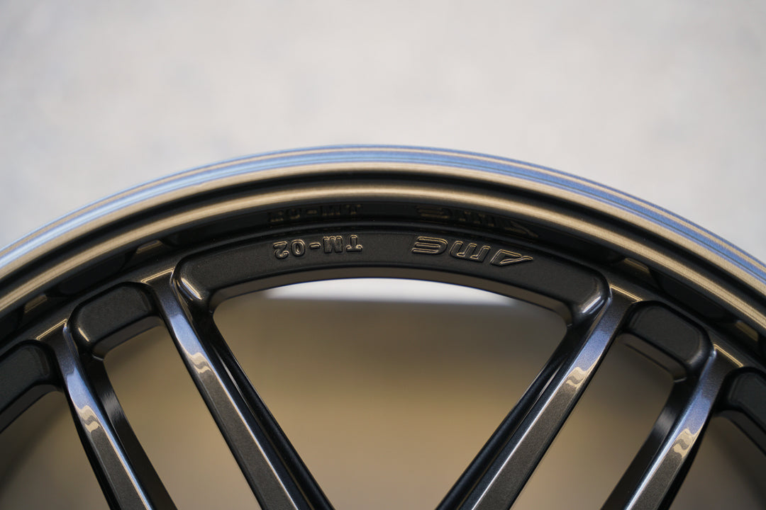 AME Tracer TM02 / 18x9.5 +22 / 5x114.3 / Negro pistola
