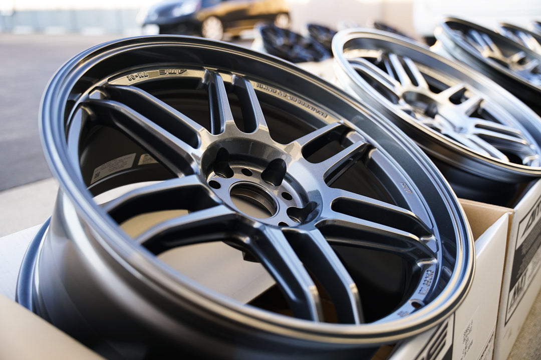 AME Tracer TM02 / 18x9.5 +22 / 5x114.3 / Negro pistola