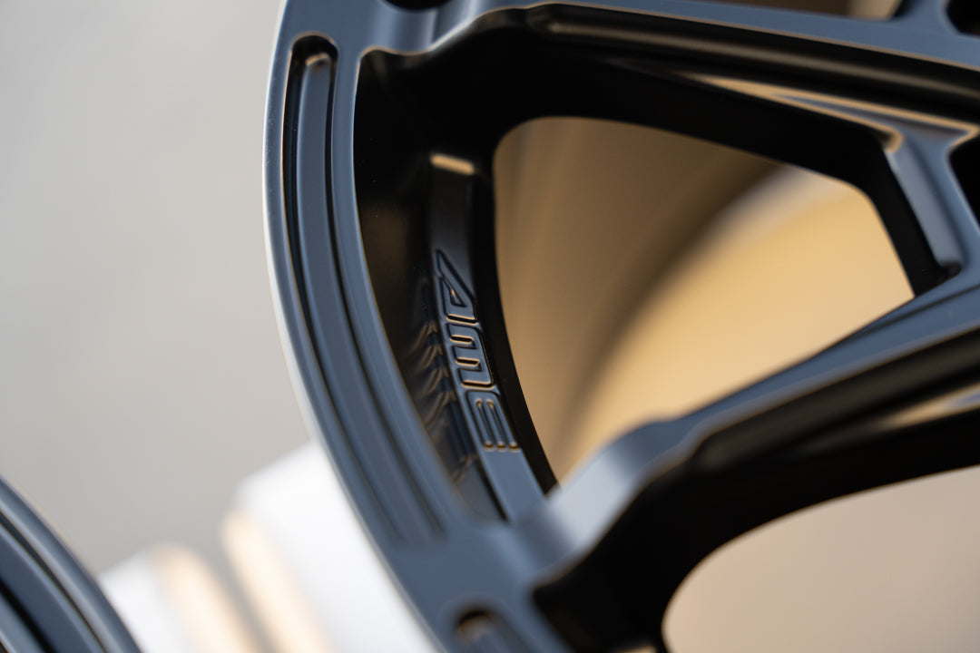 AME Galerna Refino / 18x9.5 +38 / 5x114.3 / Negro Mate
