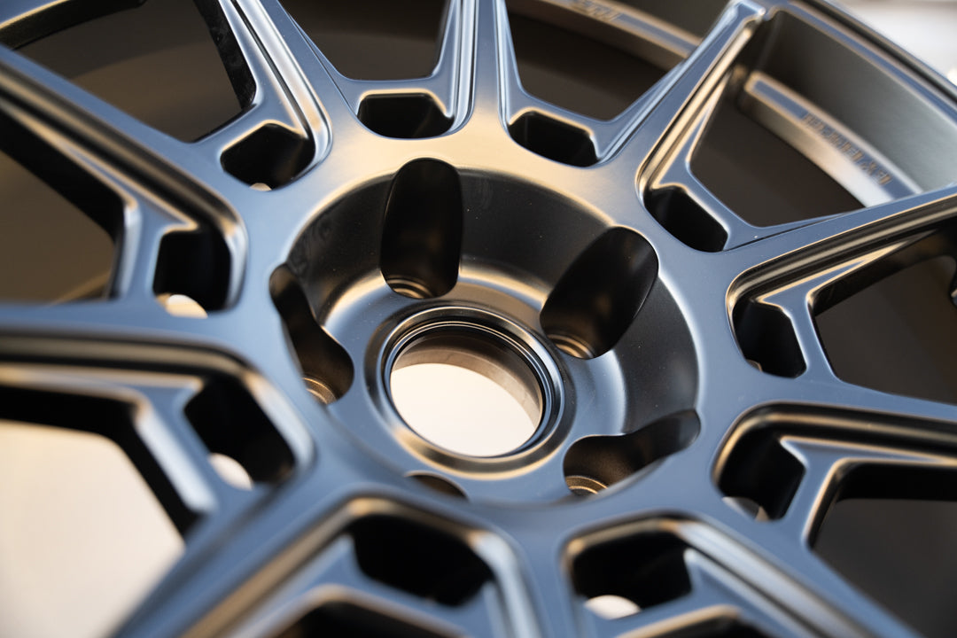 AME Galerna Refino / 18x9.5 +22 / 5x114.3 / Negro Mate