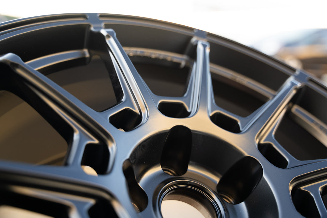 AME Galerna Refino / 18x9.5 +22 / 5x114.3 / Negro Mate