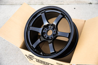 グラムライト 57DR / 18x9.5 +22 / 5x114.3 / グロッシーブラック