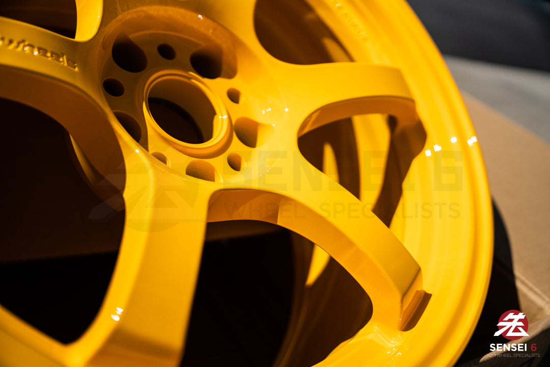 Gram Lights 57DR 2324 Edición Limitada / 18x9.5 +22 / 5x114.3 / Amarillo Macho