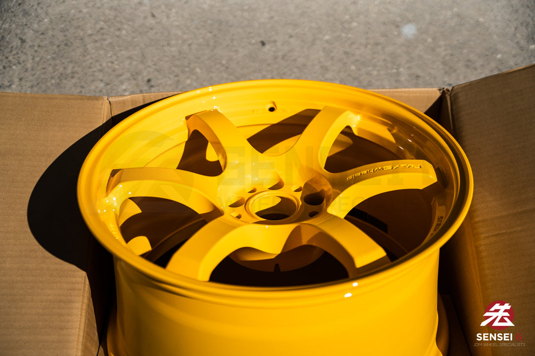 Gram Lights 57DR 2324 Edición Limitada / 18x9.5 +22 / 5x114.3 / Amarillo Macho