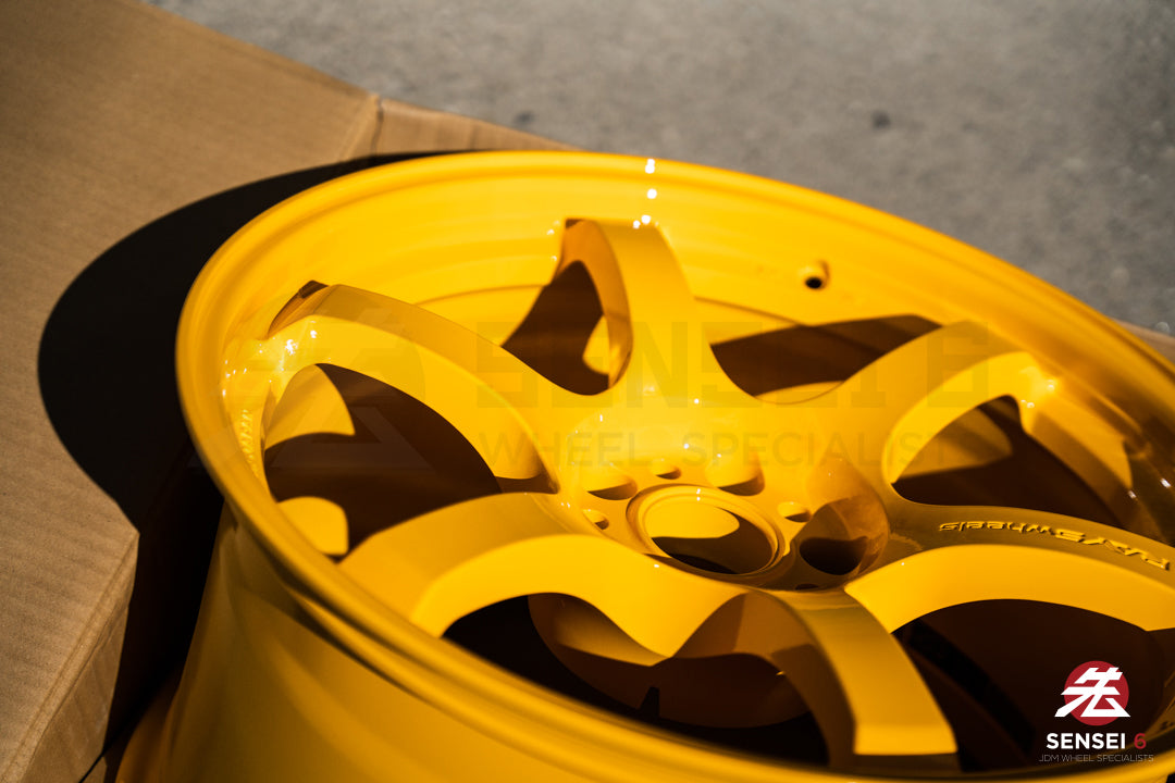 Gram Lights 57DR 2324 Edición Limitada / 18x9.5 +22 / 5x114.3 / Amarillo Macho