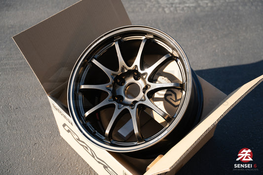 Volk CE28N-Plus / 17x9 +22 / 5x114.3 / Metal bronce brillante (tamaño pequeño)