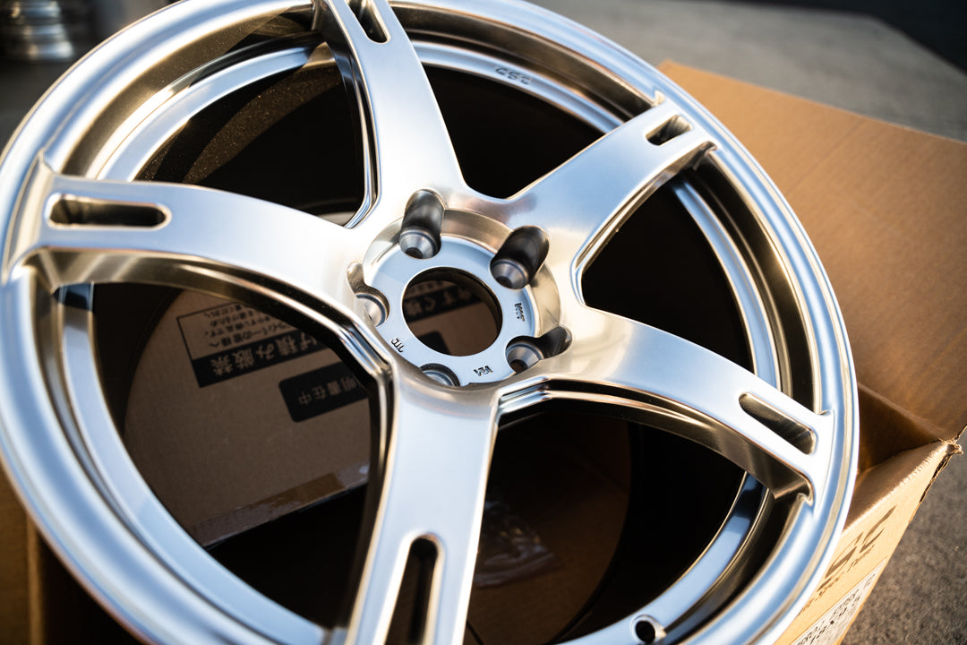 Hyper Zero CST Zero-1 Hyper V2 / 18x9.5 +30 / 5x114.3 / Metal Silver – Sensei 6
