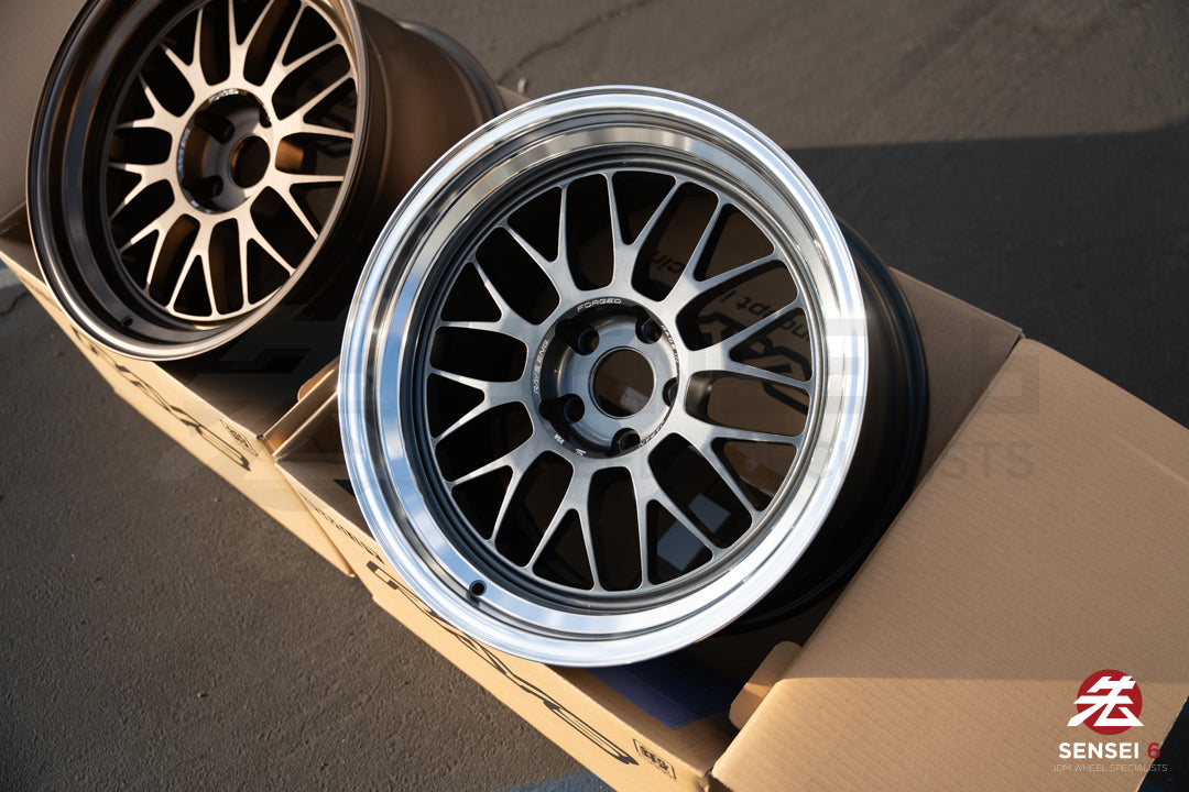 Volk 21A / 18x10.5 +15 / 5x114.3 / Dark Gunmetal Rim DC (VC)
