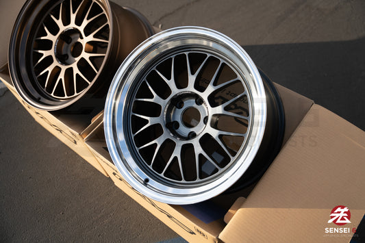 Volk 21A / 18x10.5 +15 / 5x114.3 / ダークガンメタルリム DC 