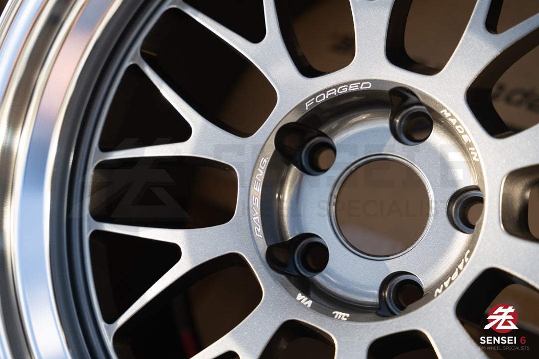 Volk 21A / 18x10.5 +15 / 5x114.3 / Dark Gunmetal Rim DC (VC)