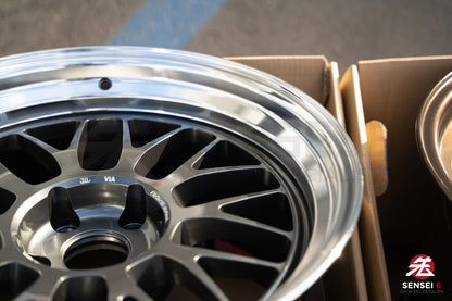 Volk 21A / 18x10.5 +15 / 5x114.3 / Dark Gunmetal Rim DC (VC)