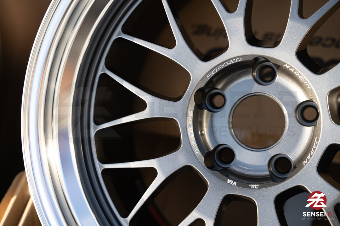 Volk 21A / 18x10.5 +15 / 5x114.3 / Dark Gunmetal Rim DC (VC)