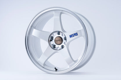 Nismo LMGT4 40th Anniversary / 18x9.5 +12 / 5x114.3 / White Rim DC
