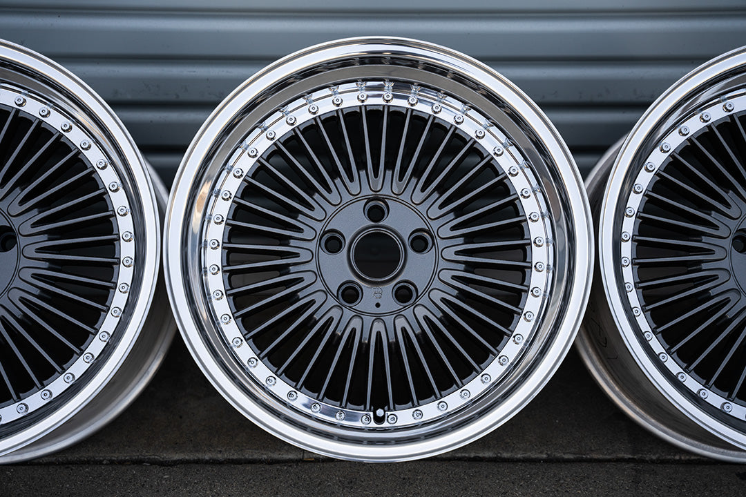 18" Desmond Verse [Step Lip] (Used Wheels Built to Order)