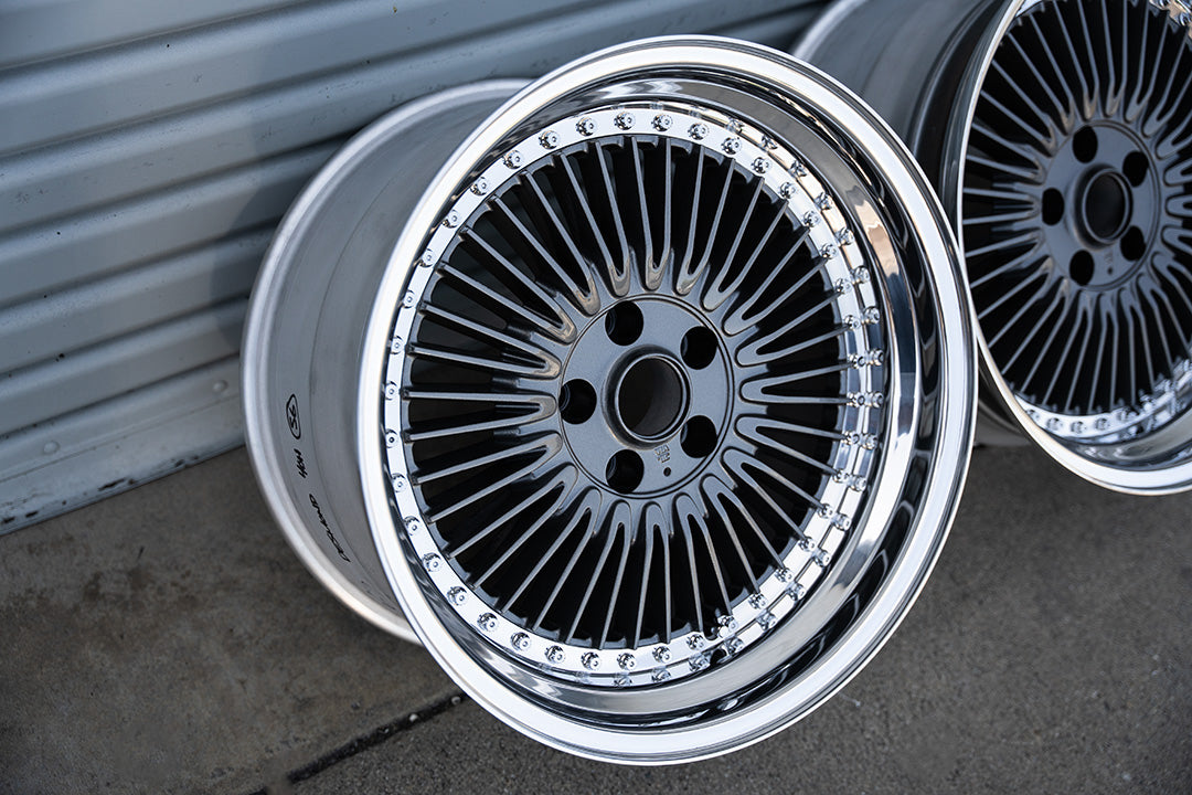 18" Desmond Verse [Step Lip] (Used Wheels Built to Order)