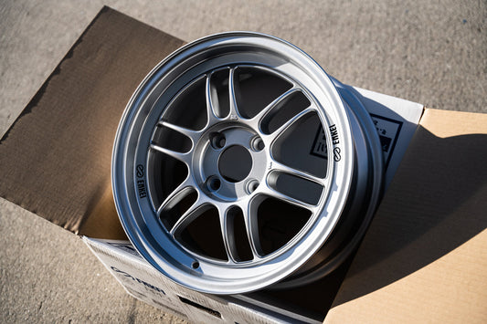 Enkei RPF1 / 15x8 +28 / 4x100 / F1 Plata 