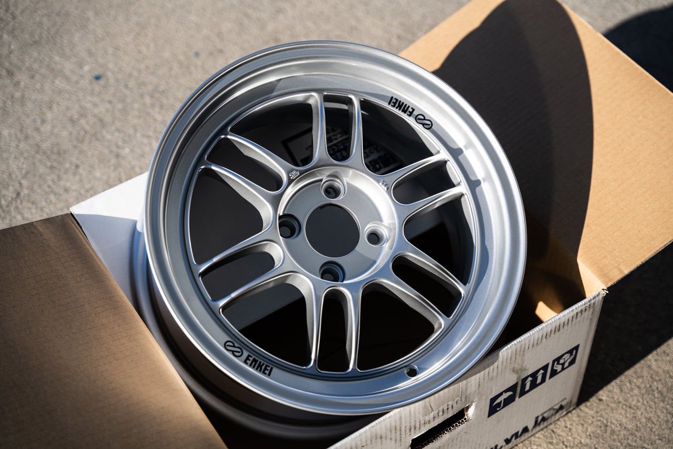 Enkei RPF1 / 15x7 +41 / 4x100 / F1 Plata 