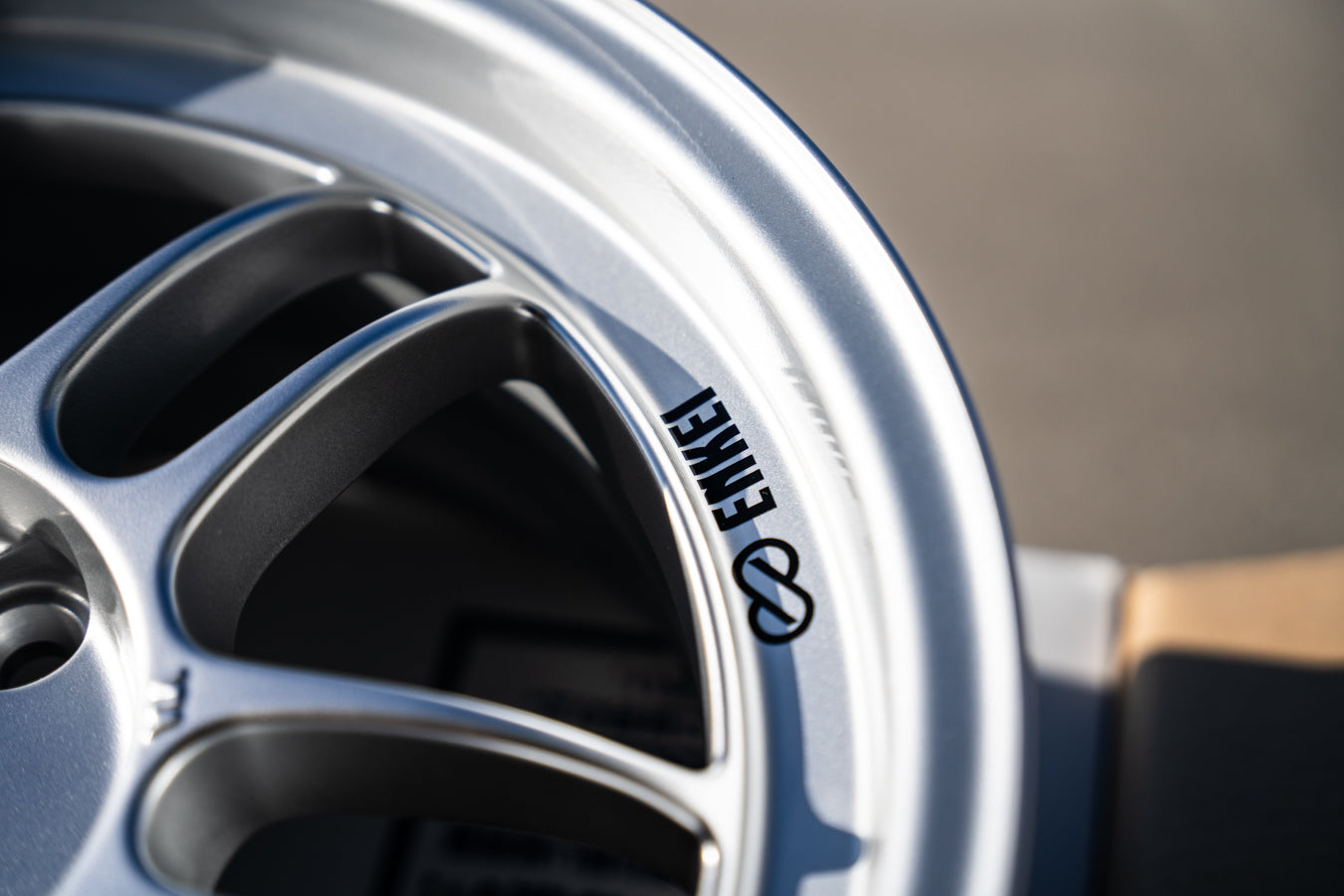 Enkei RPF1 / 15x7 +41 / 4x100 / F1 Plata 