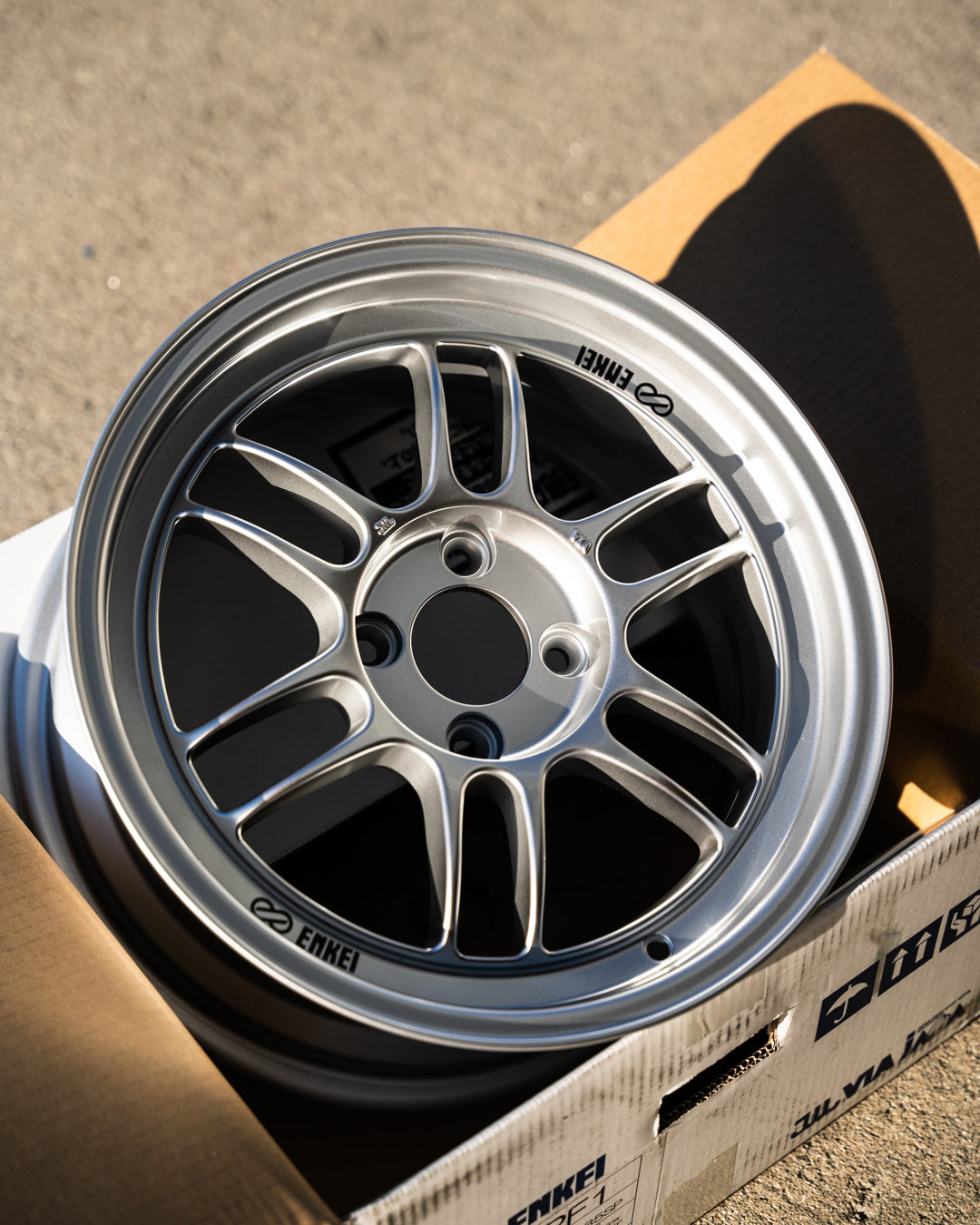 Enkei RPF1 / 15x7 +41 / 4x100 / F1 Plata 