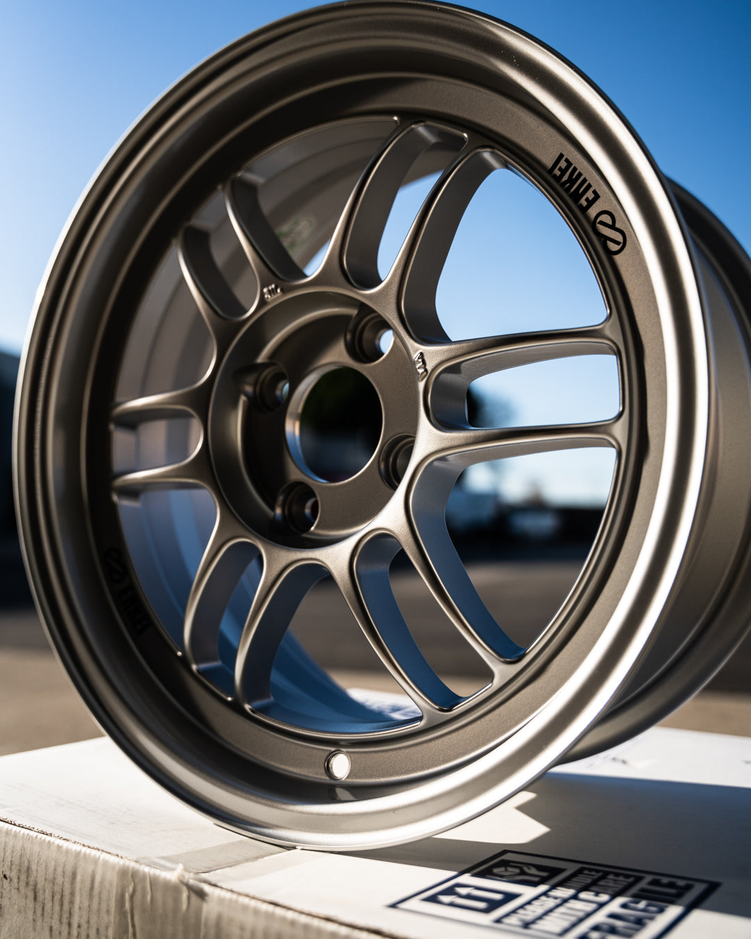 Enkei RPF1 / 15x7 +41 / 4x100 / F1 Plata 