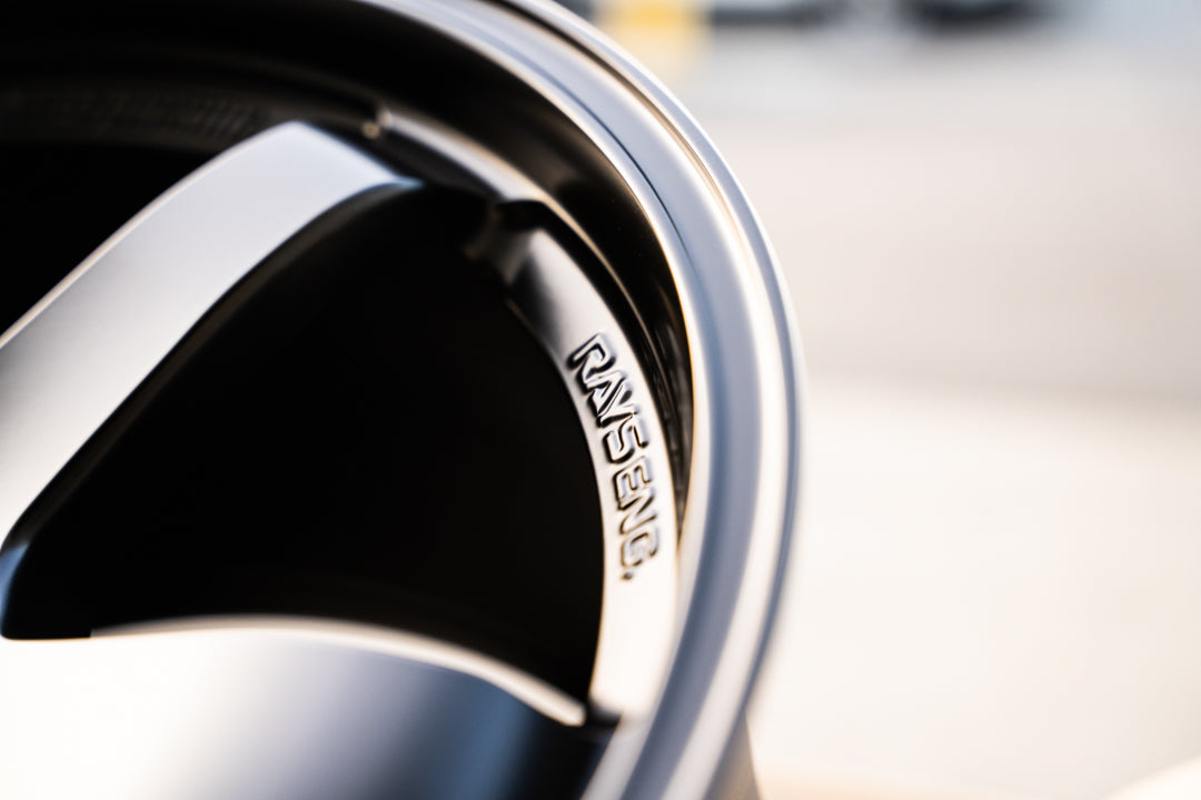Volk TE37SL Black Edition III / 18x10 +39 / 5x114.3 / Llanta negra prensada Redot 
