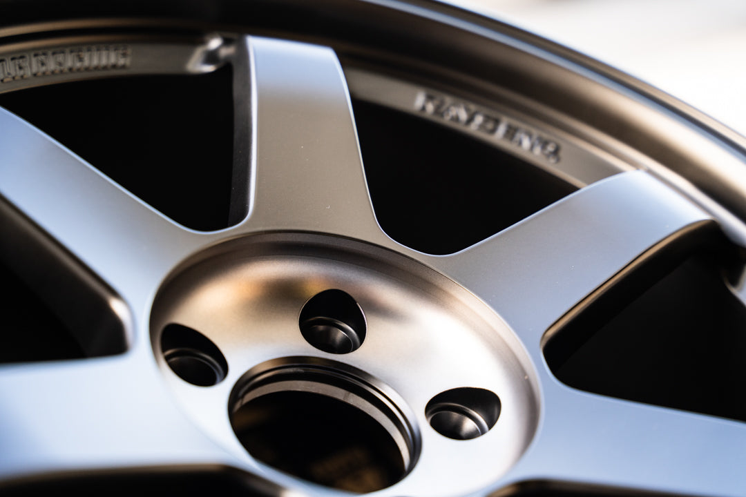 Volk TE37SL Black Edition III / 18x10 +39 / 5x114.3 / Llanta negra prensada Redot 