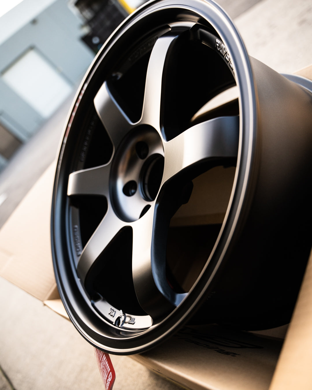 Volk TE37SL Black Edition III / 18x10 +39 / 5x114.3 / Llanta negra prensada Redot 