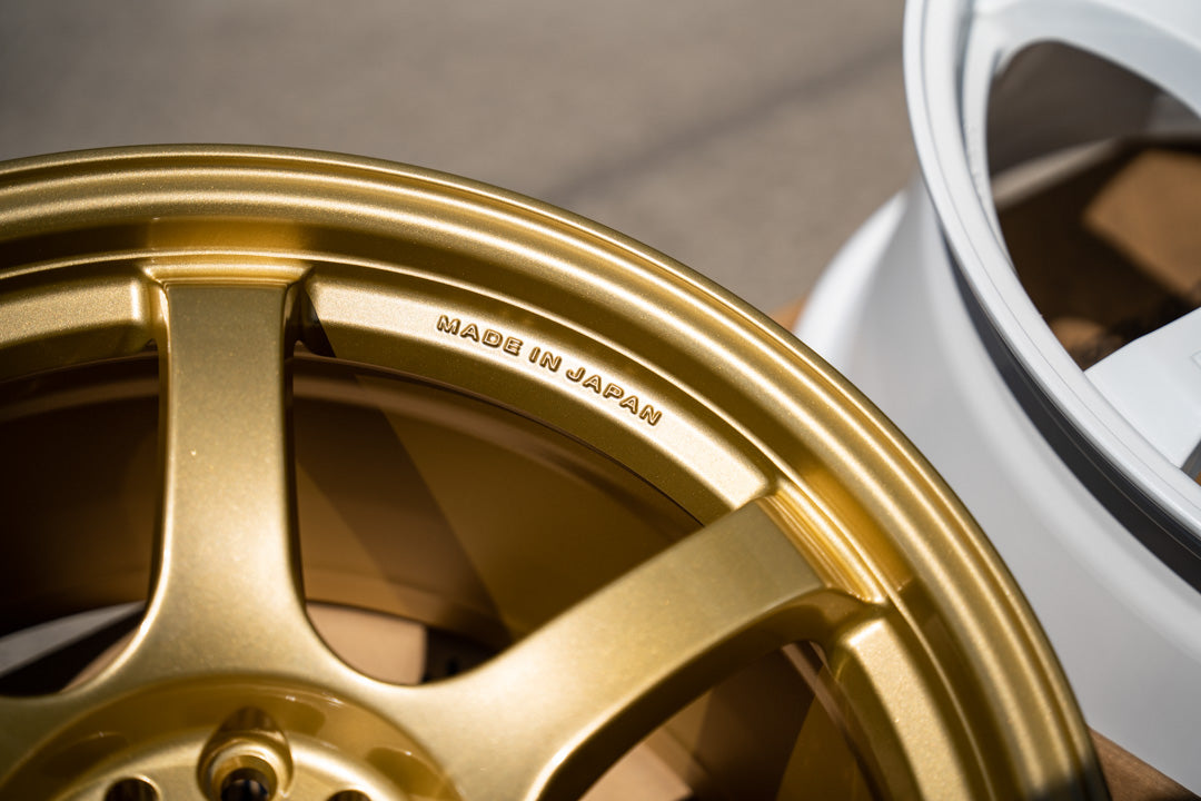 グラムライト 57DR / 18x9.5 +38 / 5x114.3 / E8 ゴールド (EGP)