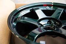 Load image into Gallery viewer, Volk TE37SL / 18x10 +40 / 5x114.3 / Racing Green
