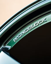 Load image into Gallery viewer, Volk TE37SL / 18x10 +40 / 5x114.3 / Racing Green
