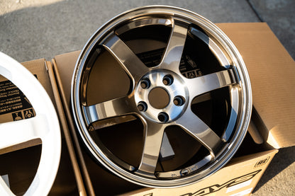 Volk TE37 Saga SL / 18x9.5 +22 / 5x114.3 / Pressed Graphite (PG)