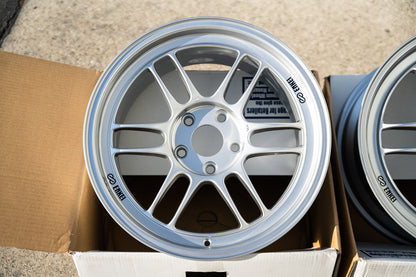 Enkei RPF1 / 18x10.5 +15 / 5x114.3 / F1 Plata 