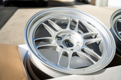 Enkei RPF1 / 18x9.5 +38 / 5x114.3 / F1 Plata 