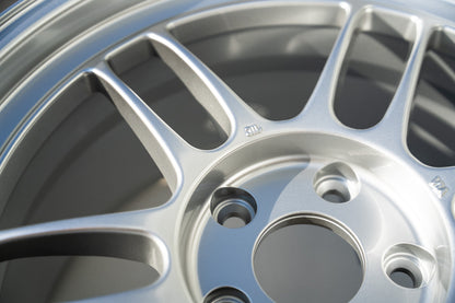 Enkei RPF1 / 18x10 +38 / 5x114.3 / F1 Plata 