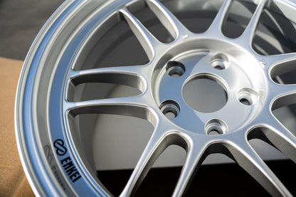 Enkei RPF1 / 18x9.5 +38 / 5x114.3 / F1 Plata 