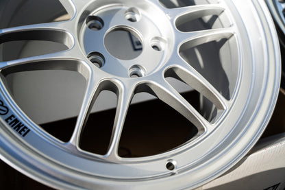 Enkei RPF1 / 18x9.5 +38 / 5x114.3 / F1 Plata 