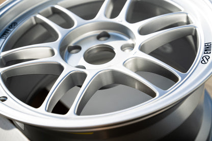 Enkei RPF1 / 18x9.5 +15 / 5x114.3 / F1 Plata 