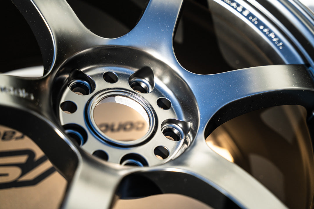 グラムライト 57DR / 17x9 +22 / 5x114.3 / セミグロスブラック