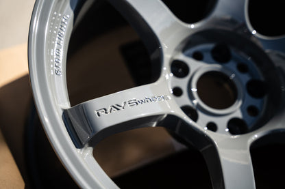 グラムライト 57DR / 18x9.5 +22 / 5x114.3 / アームズグレー