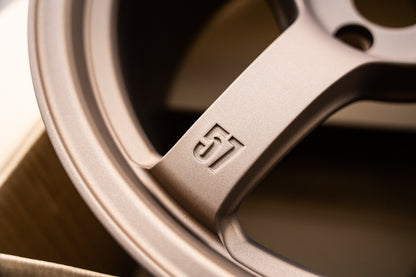 Luces Gram 57CR / 18x9.5 +38 / 5x100 / Bronce II 