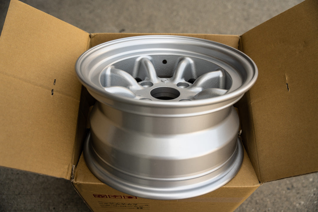 RS-Watanabe Ocho radios / 13x7 +3 / 4x114.3 / Plata metalizado 