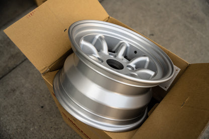 RS-Watanabe Ocho radios / 13x7 +3 / 4x114.3 / Plata metalizado 