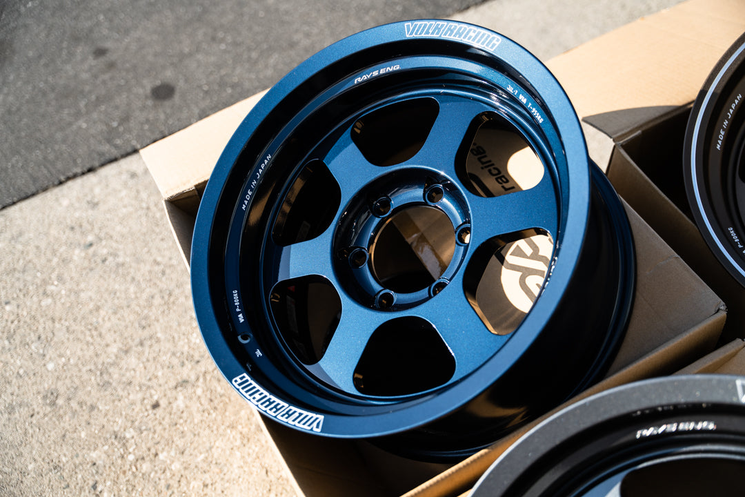 Volk TE37XT M-Spec / 17x8.5-10 / 6x139.7 / Azul Magnético 