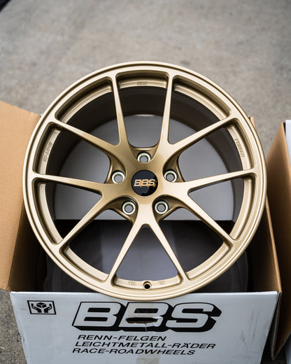 BBS RI-A / 18x10 +25 / 5x120 / Oro 