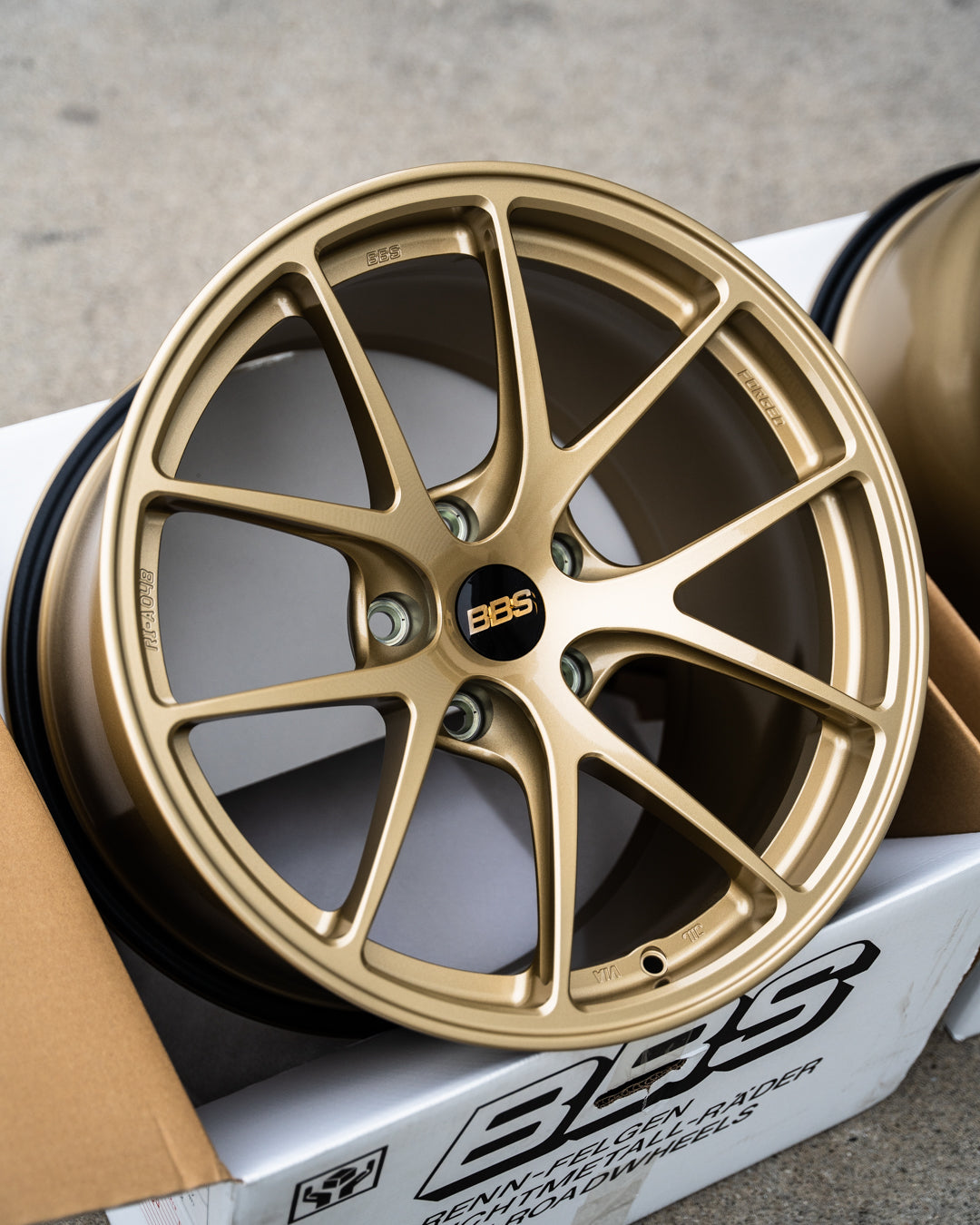 BBS RI-A / 18x10 +25 / 5x120 / Oro 