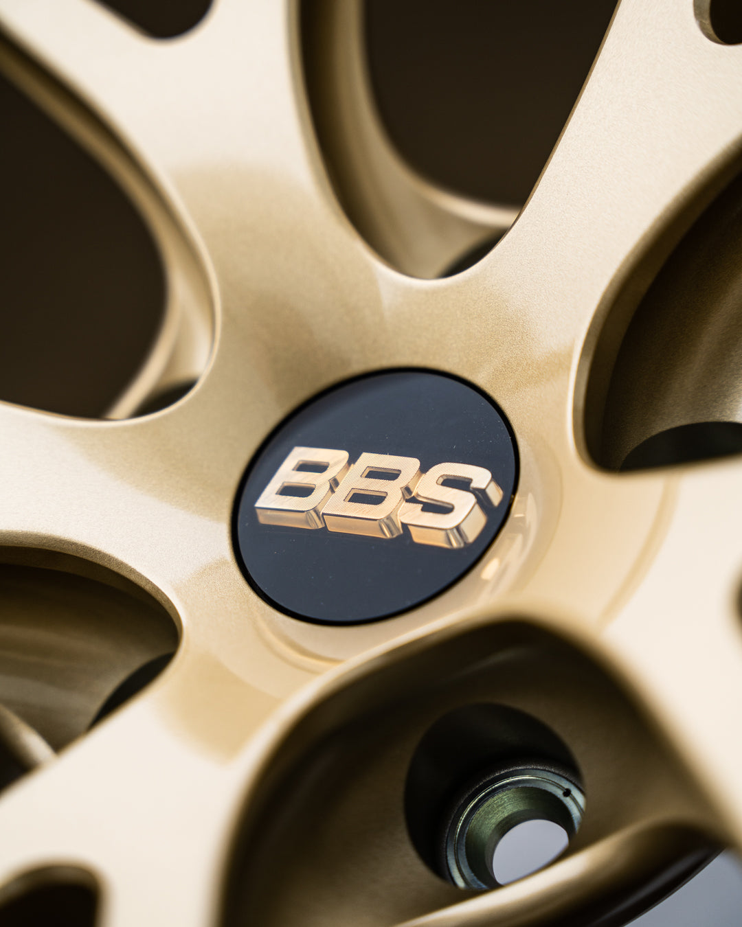 BBS RI-A / 18x10 +25 / 5x120 / Oro 
