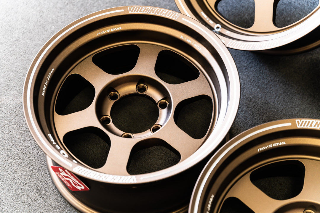 Volk TE37XT / 17x8.5 -10 / 6x139.7 / OG Bronce
