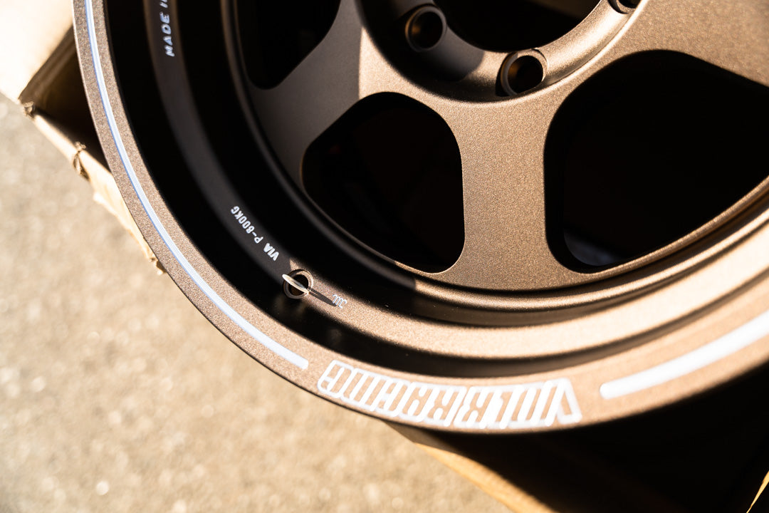 Volk TE37XT / 17x8.5 -10 / 6x139.7 / OG Bronce