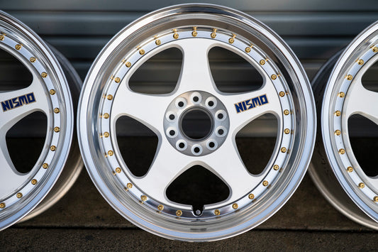 Nismo LMGT2 de 18" [borde escalonado] (ruedas usadas, hechas a pedido) 